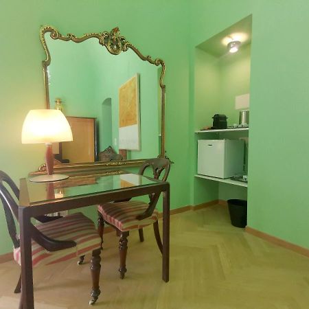 Speciale Tarshito Guesthouse Bari Bagian luar foto