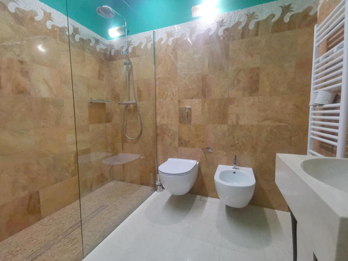 Speciale Tarshito Guesthouse Bari Bagian luar foto