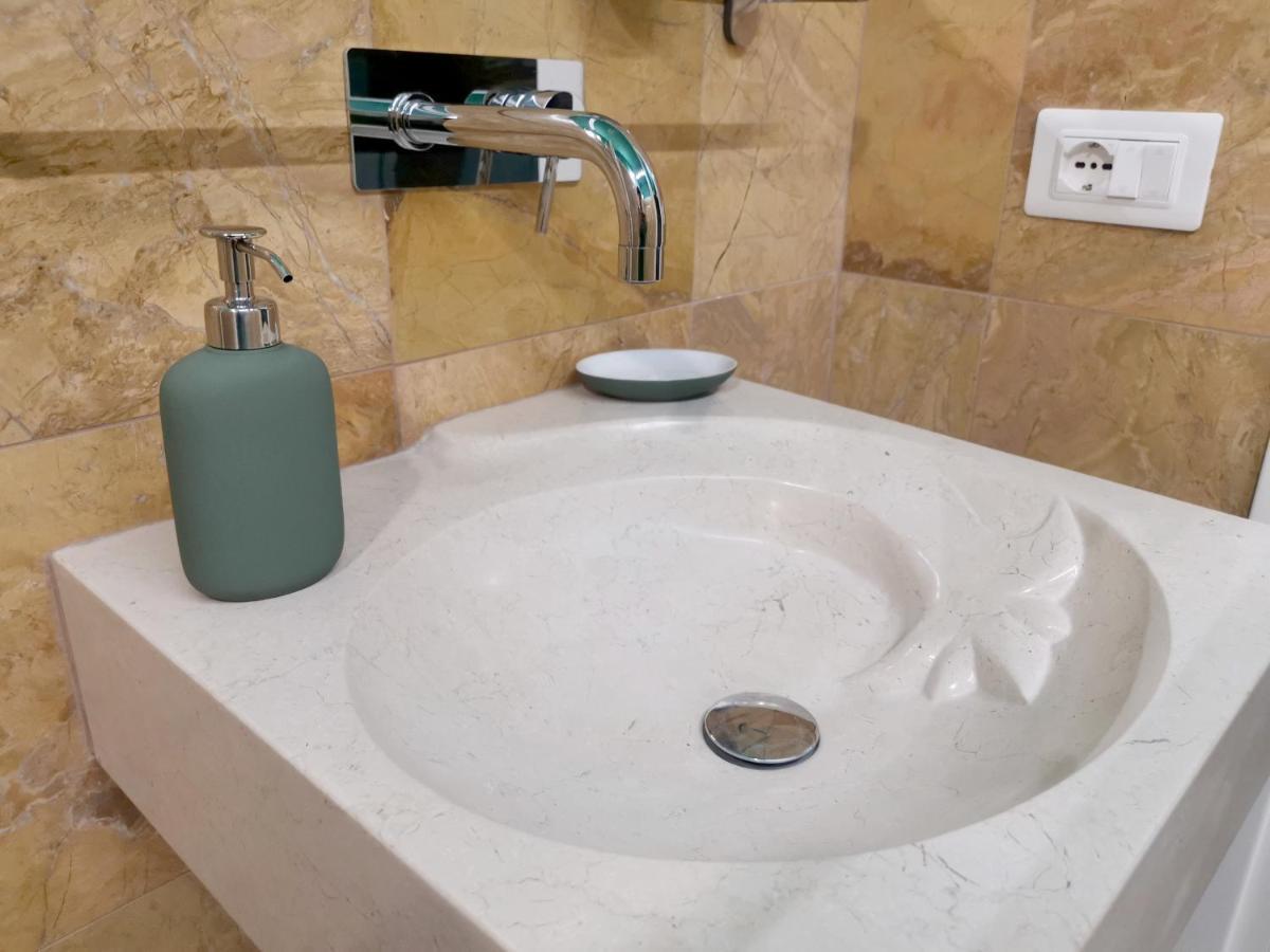 Speciale Tarshito Guesthouse Bari Bagian luar foto