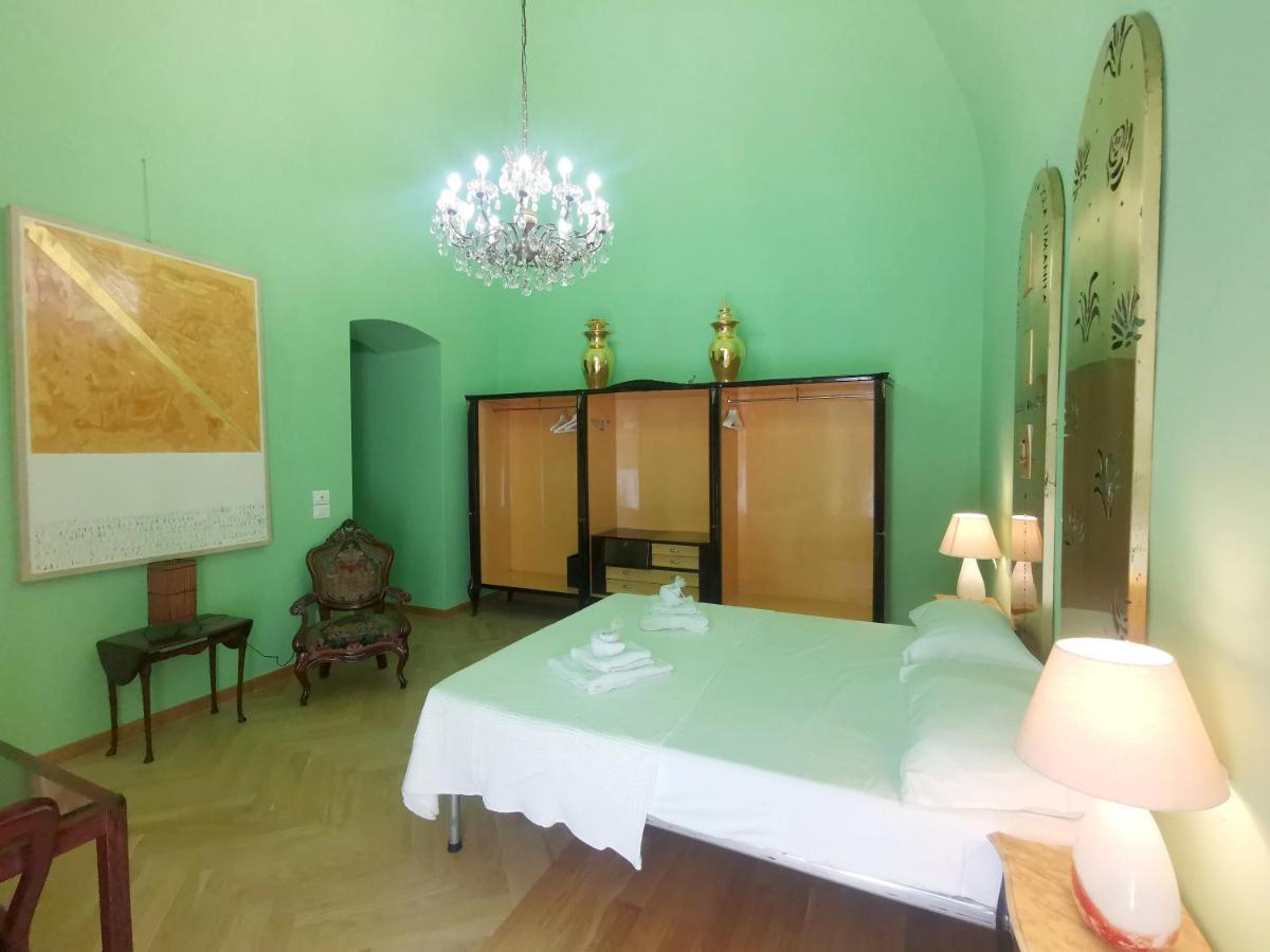 Speciale Tarshito Guesthouse Bari Bagian luar foto