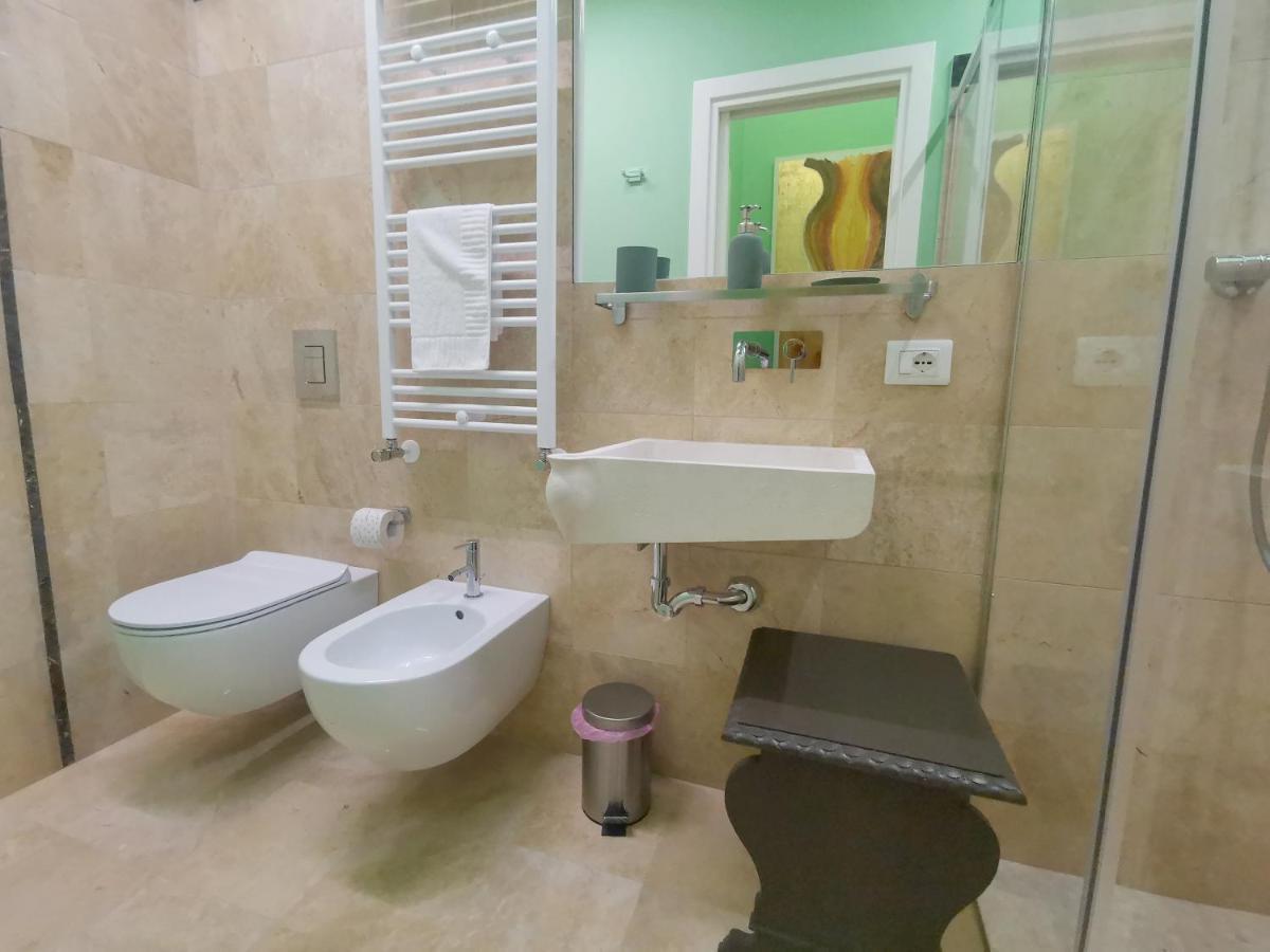 Speciale Tarshito Guesthouse Bari Bagian luar foto