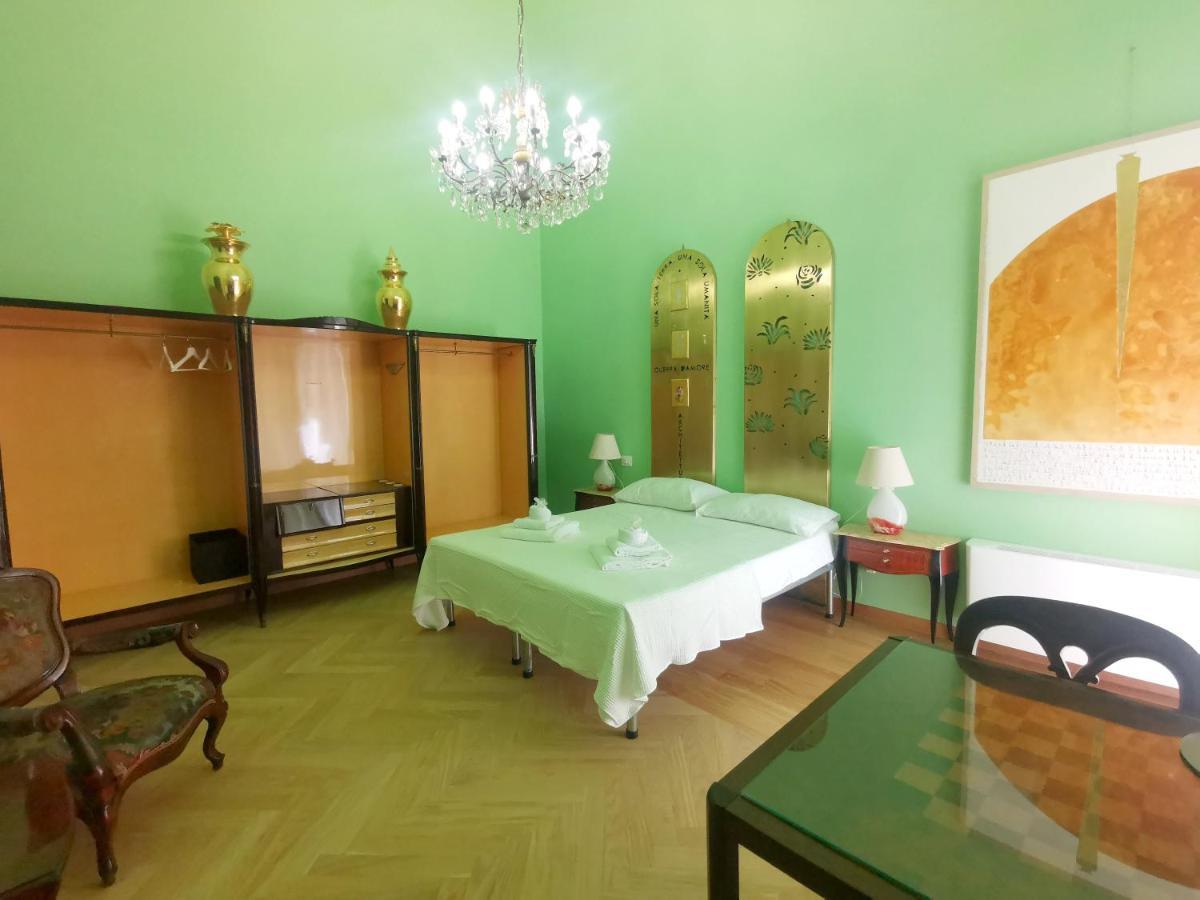 Speciale Tarshito Guesthouse Bari Bagian luar foto